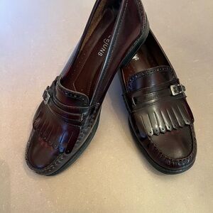 G.H. Bass & Co. Women’s  8.5 M shoes burgandy Loafers weejuns